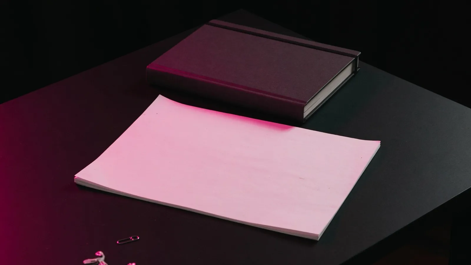 A magenta page filled before a dark calendar, decision architecture B2B